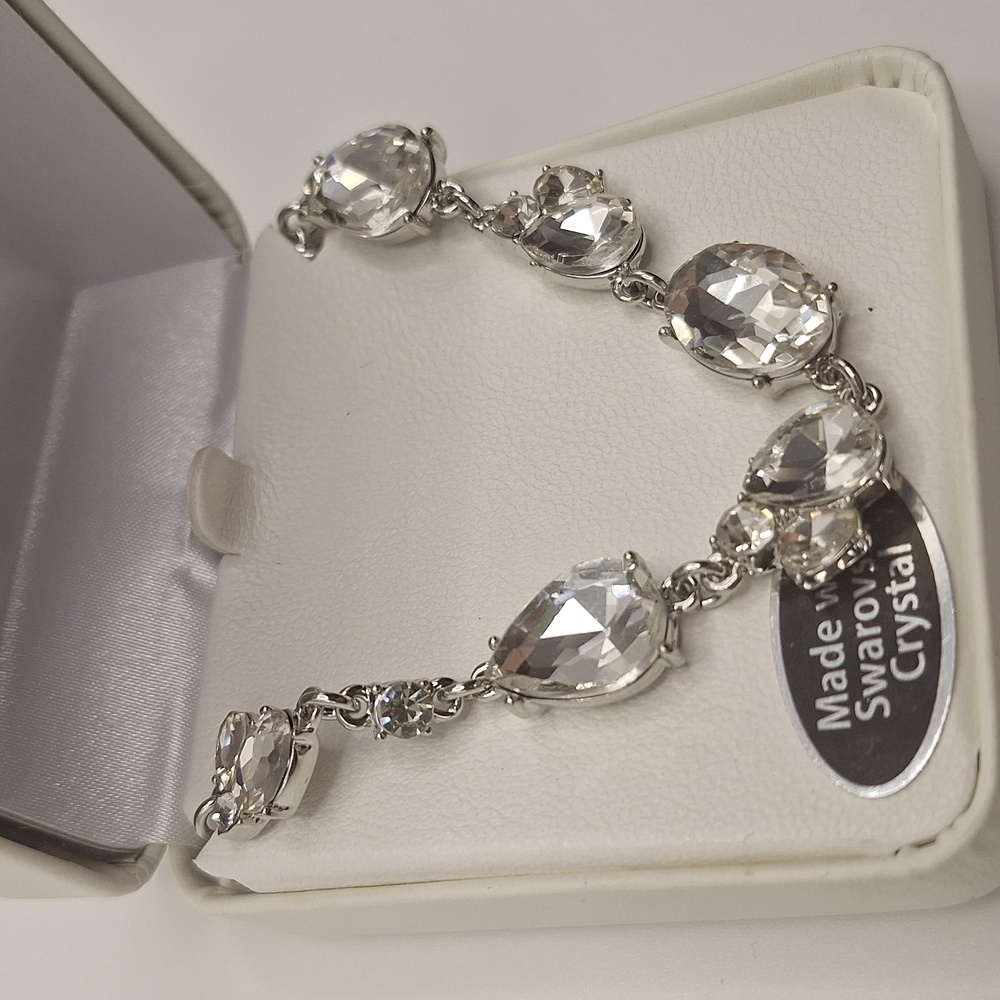 Boxed Swarovski Crystal Statement Necklace – Silver Tone - Picture 7 of 8